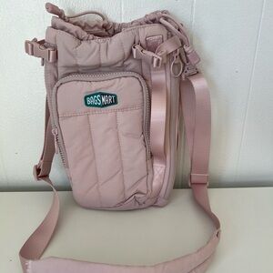BAGSMART Paz or Walker 32oz-64oz Expandable Water Bottle Sling in pink